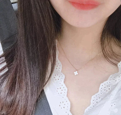 [Love Lucky]CLOVER MINI 9.5MM WHITE MOTHER-OF-PEARL NECKLACE