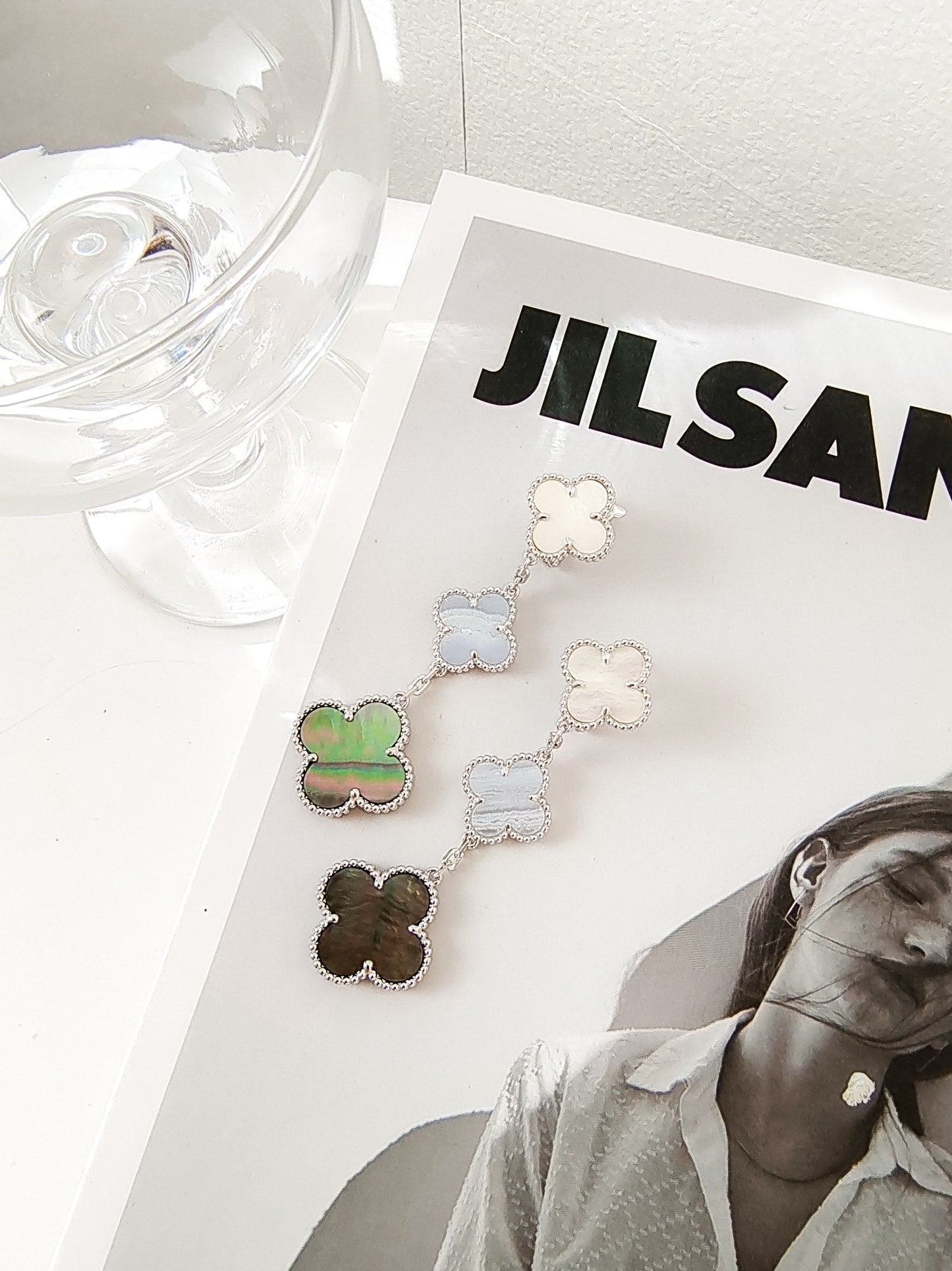 [Love Lucky]CLOVER 3 MOTIFS CHALCEDONY DARK MOP SILVER EARRINGS