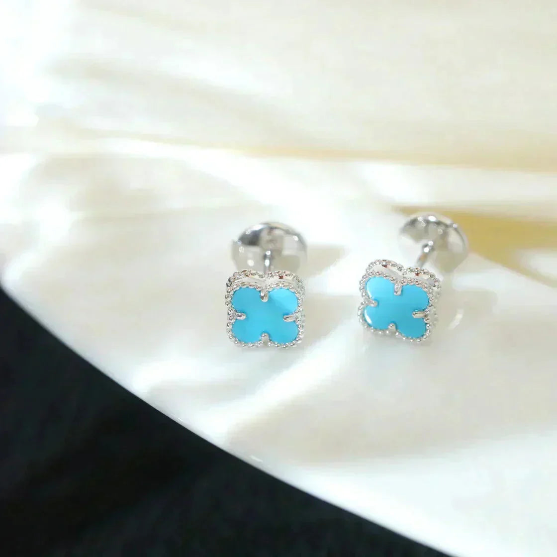 [Love Lucky]CLOVER MINI 9.5MM ONYX STUD EARRINGS SILVER