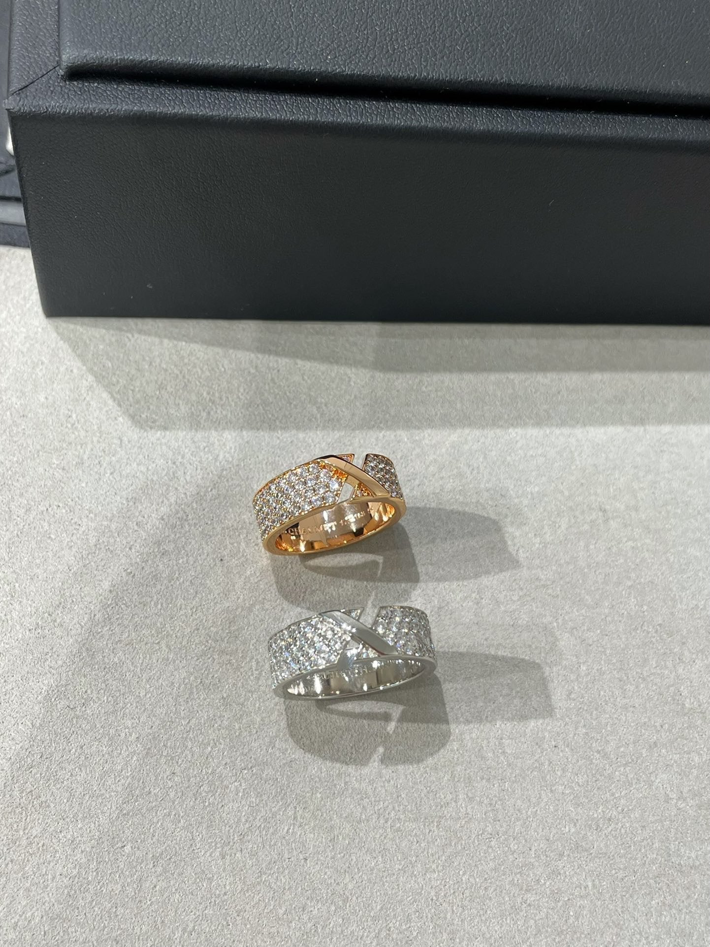 [Love Lucky]LIENS EVIDENCE  DIAMOND PAVED RING