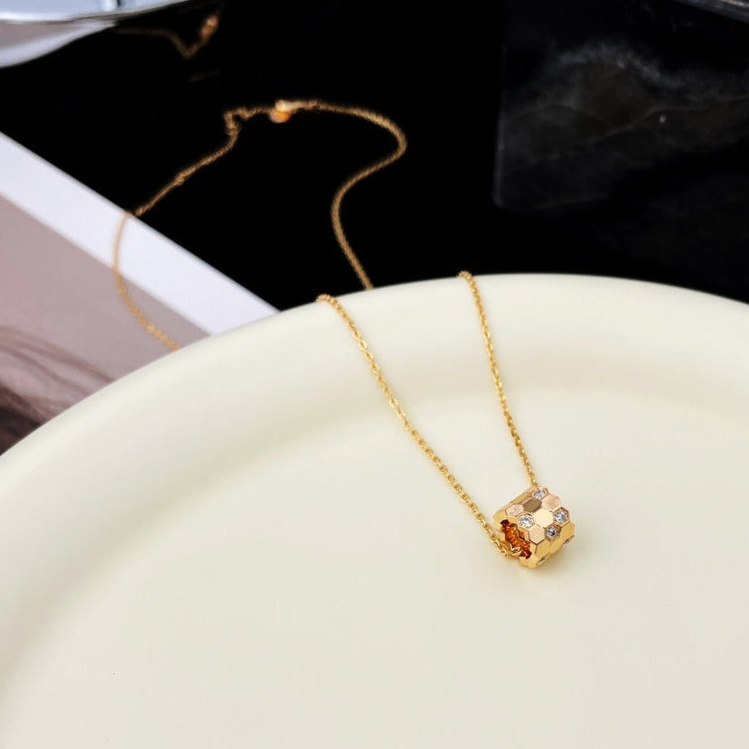 [Love Lucky]BEE MINI PEDANT DIAMOND NECKLACE