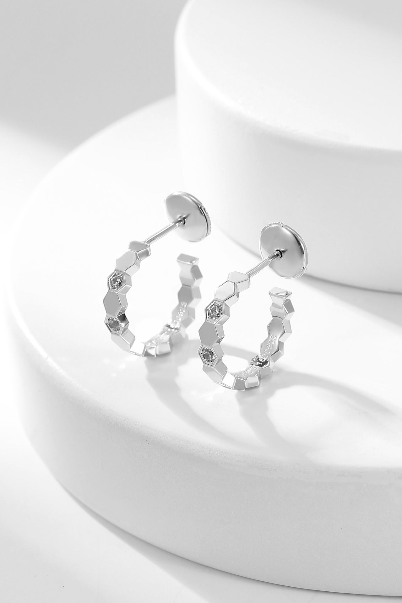 [Love Lucky]BEE LOVE DIAMOND HOOP EARRINGS