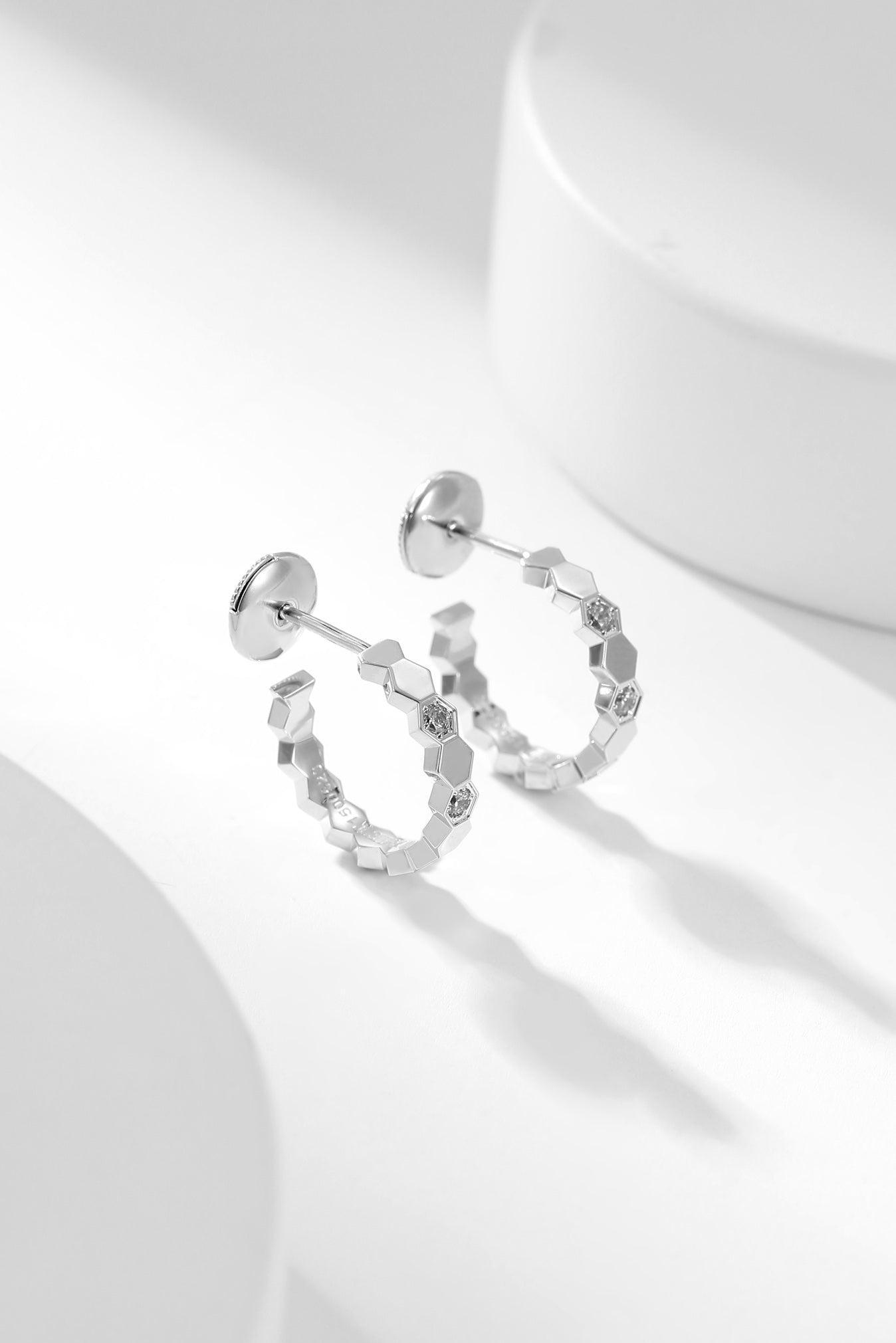 [Love Lucky]BEE LOVE DIAMOND HOOP EARRINGS