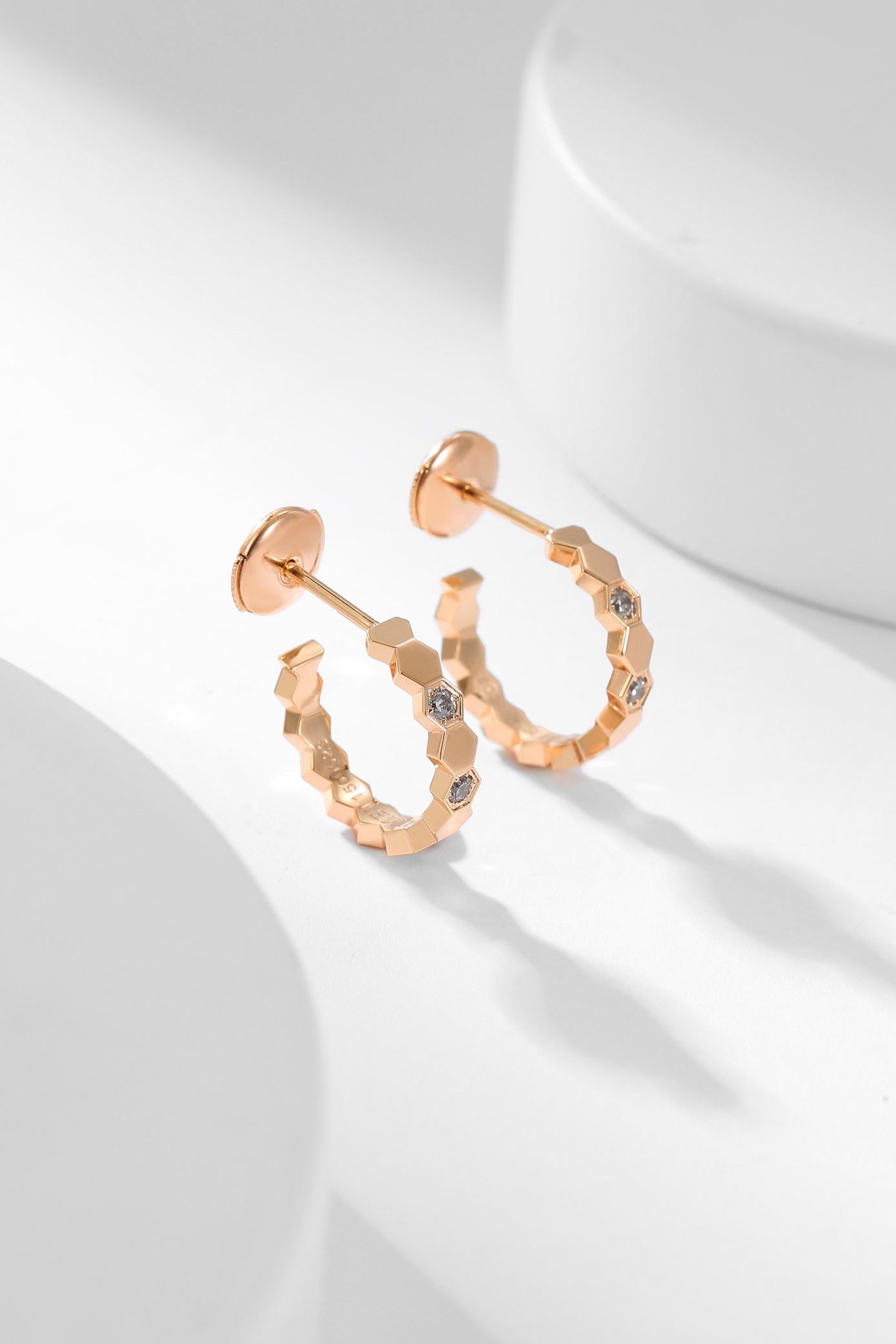 [Love Lucky]BEE LOVE DIAMOND HOOP EARRINGS