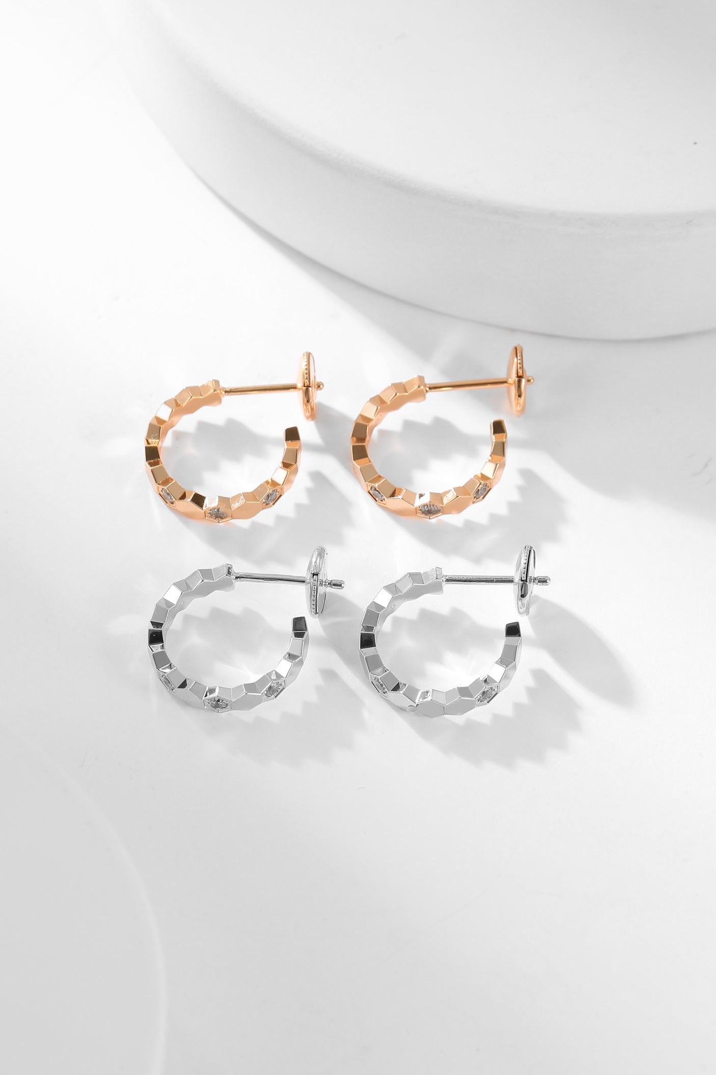 [Love Lucky]BEE LOVE DIAMOND HOOP EARRINGS
