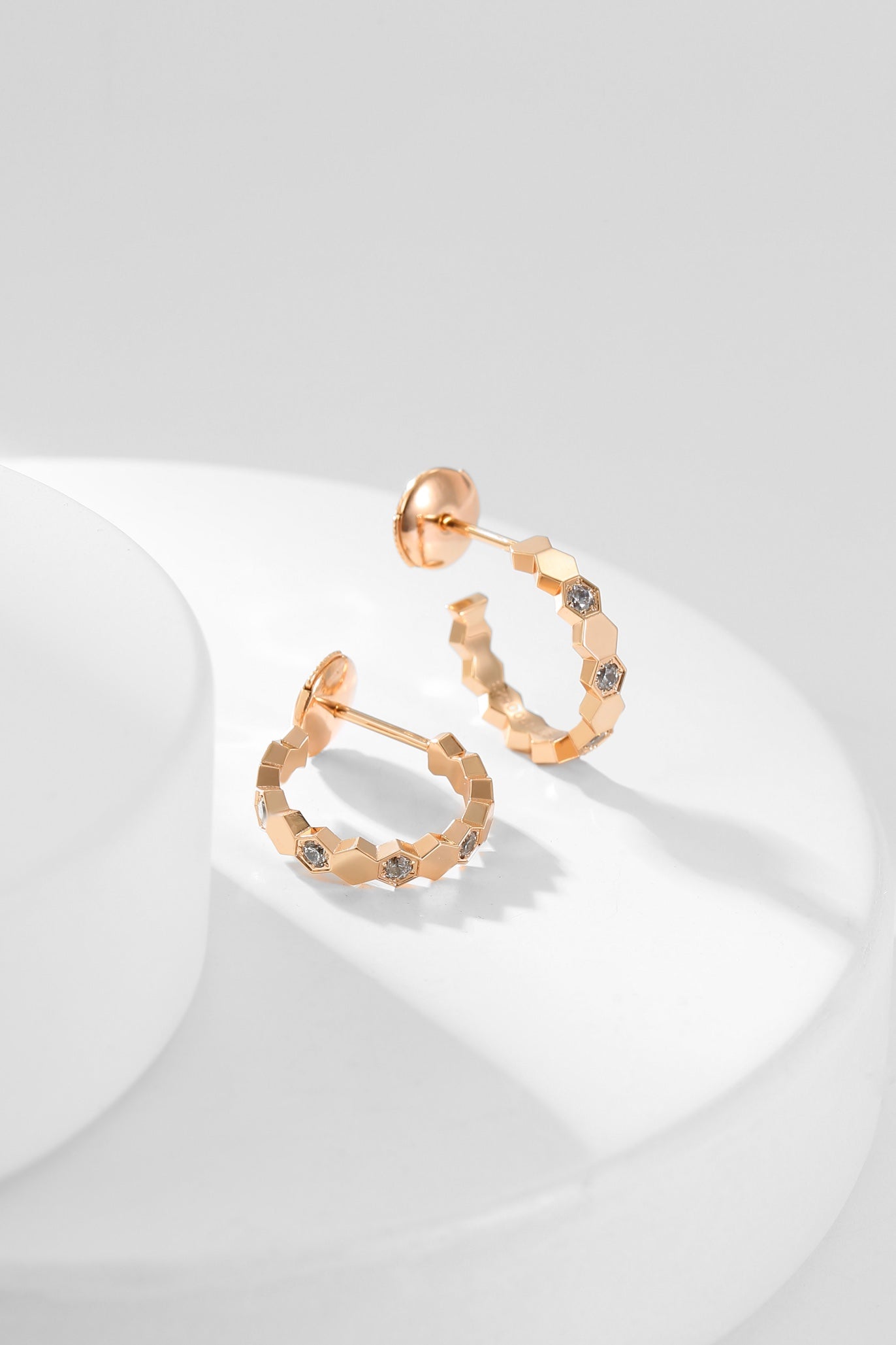 [Love Lucky]BEE LOVE DIAMOND HOOP EARRINGS