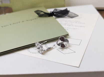 [Love Lucky]CLOVER MEDIUM STUD EARRINGS