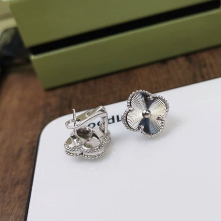 [Love Lucky]CLOVER MEDIUM STUD EARRINGS