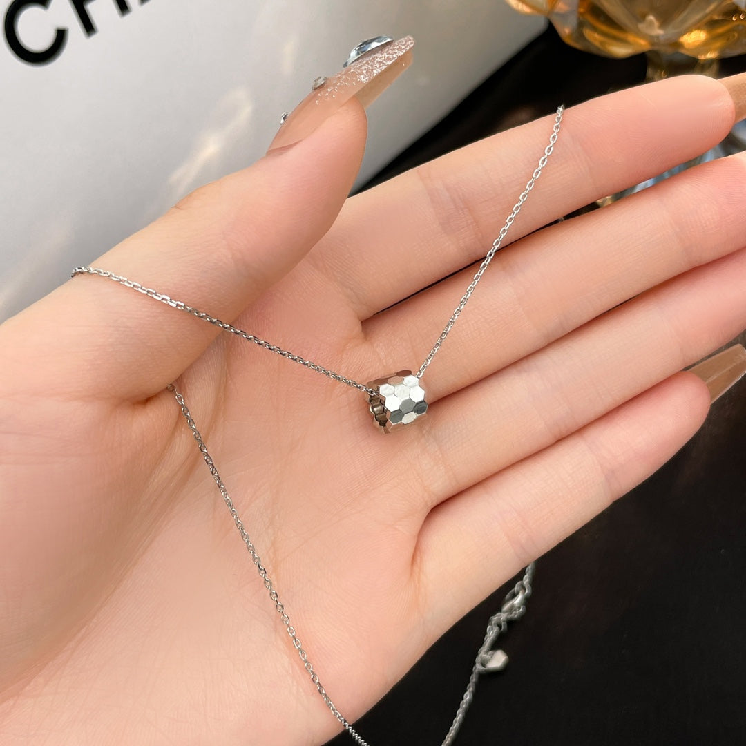 [Love Lucky]BEE MINI NECKLACE