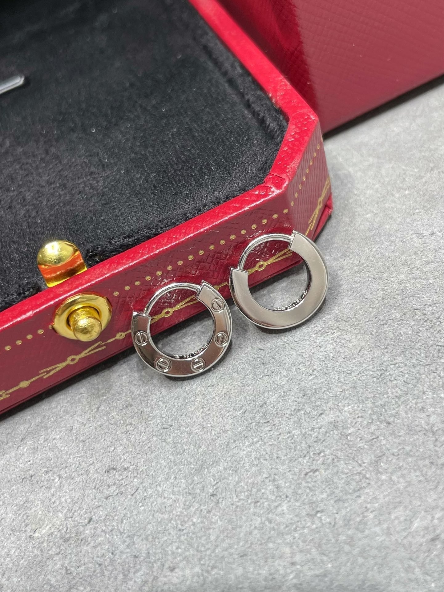 [Love Lucky]LOVE MINI EARRINGS