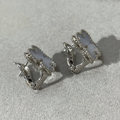 [Love Lucky]CLOVER CHALCEDONY SILVER STUD EARRINGS