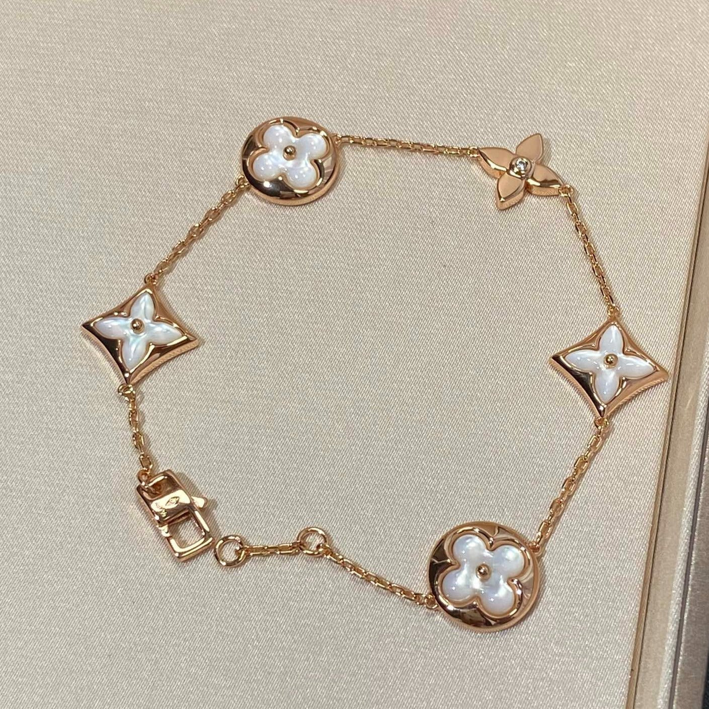 [Love Lucky]STAR AND SUN 5 MOTIF MOP PINK GOLD BRACELET