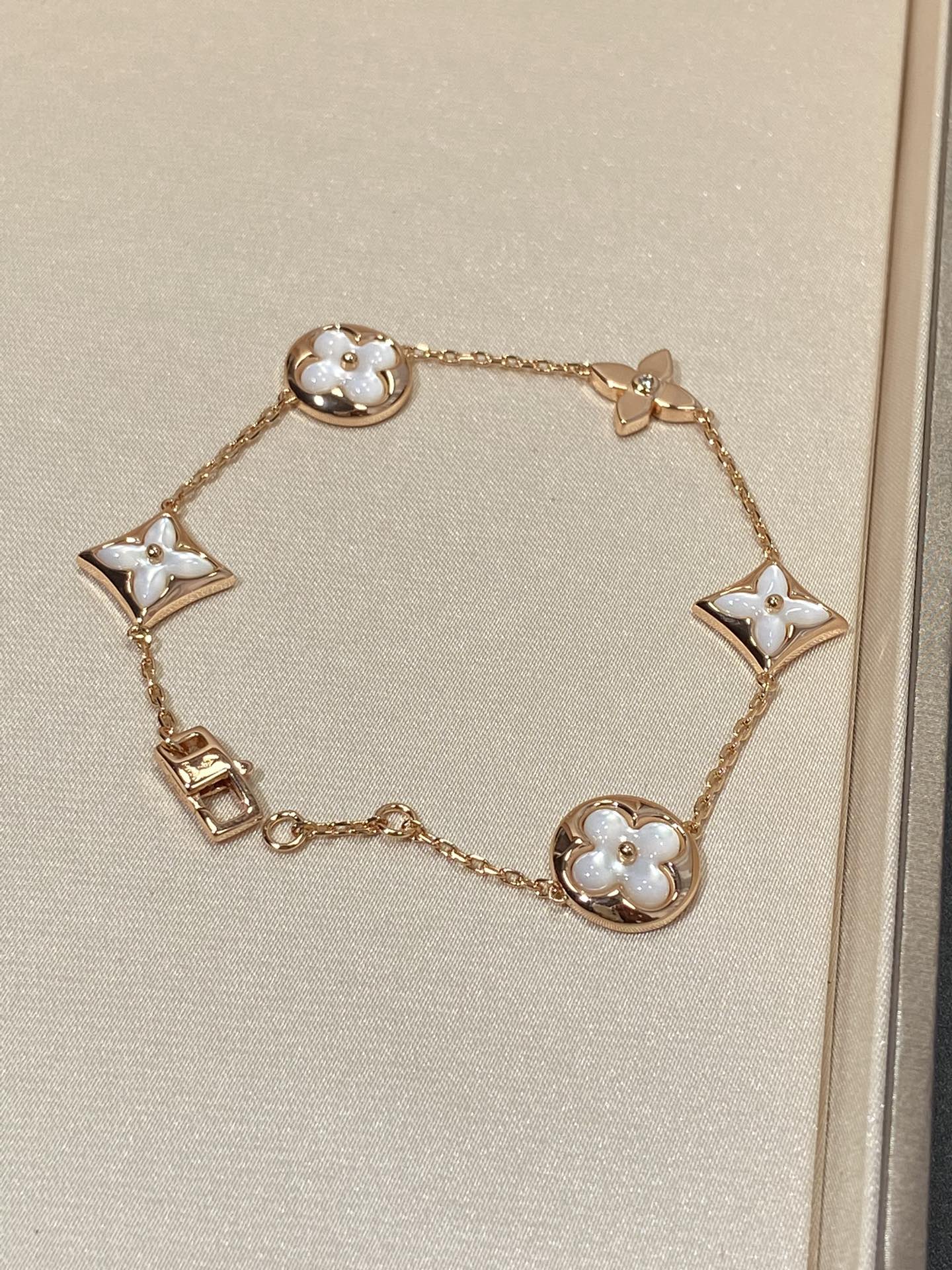 [Love Lucky]STAR AND SUN 5 MOTIF MOP PINK GOLD BRACELET