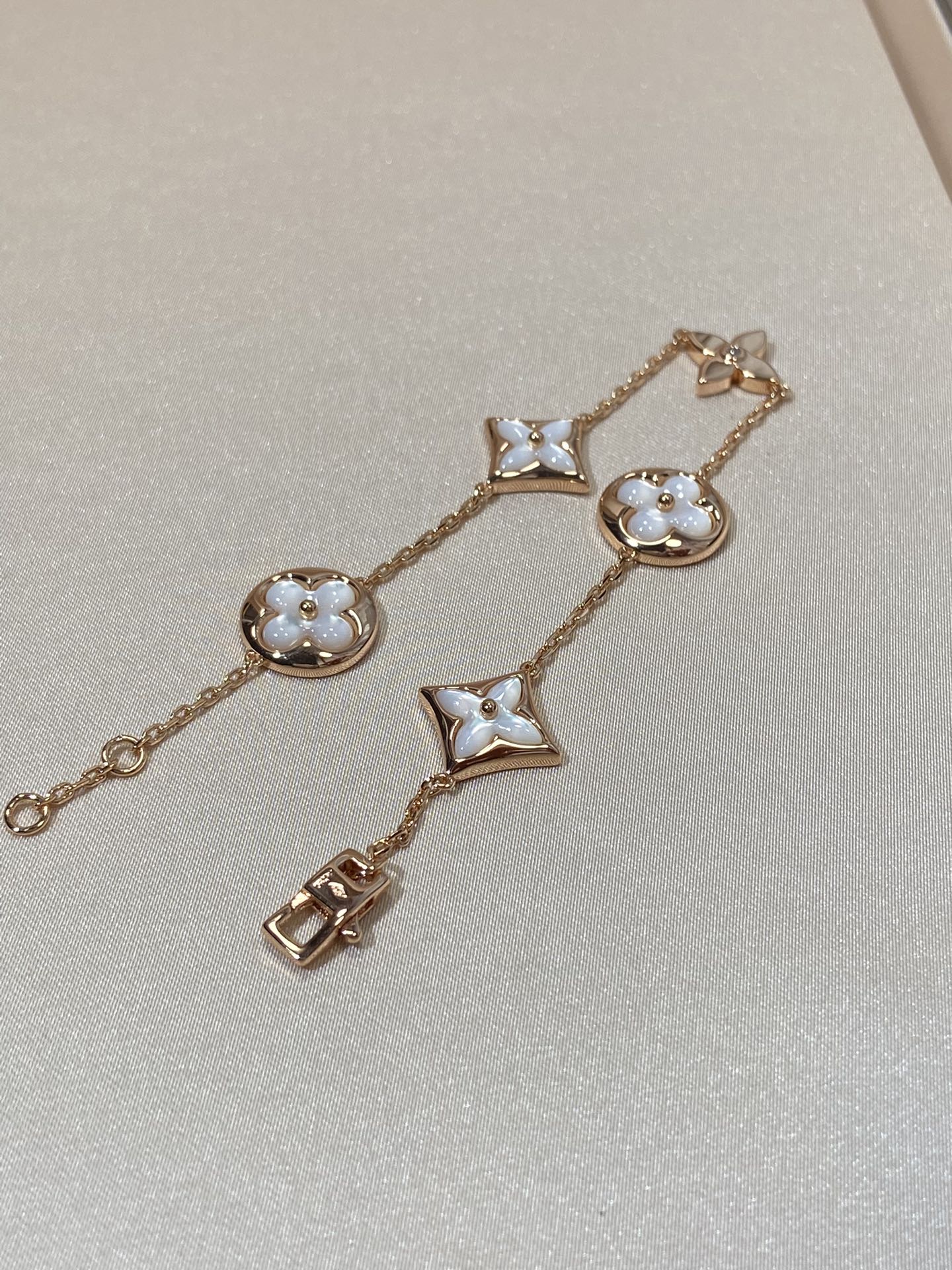 [Love Lucky]STAR AND SUN 5 MOTIF MOP PINK GOLD BRACELET