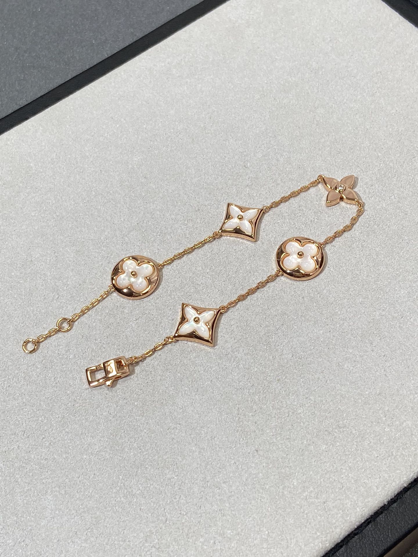 [Love Lucky]STAR AND SUN 5 MOTIF MOP PINK GOLD BRACELET