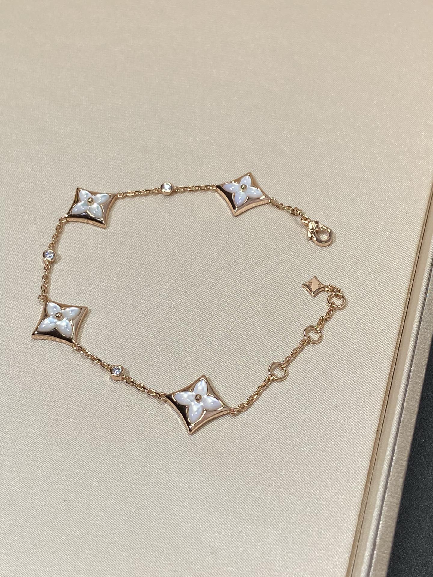 [Love Lucky]STAR 4 MOTIF MOP DIAMOND PINK GOLD BRACELET