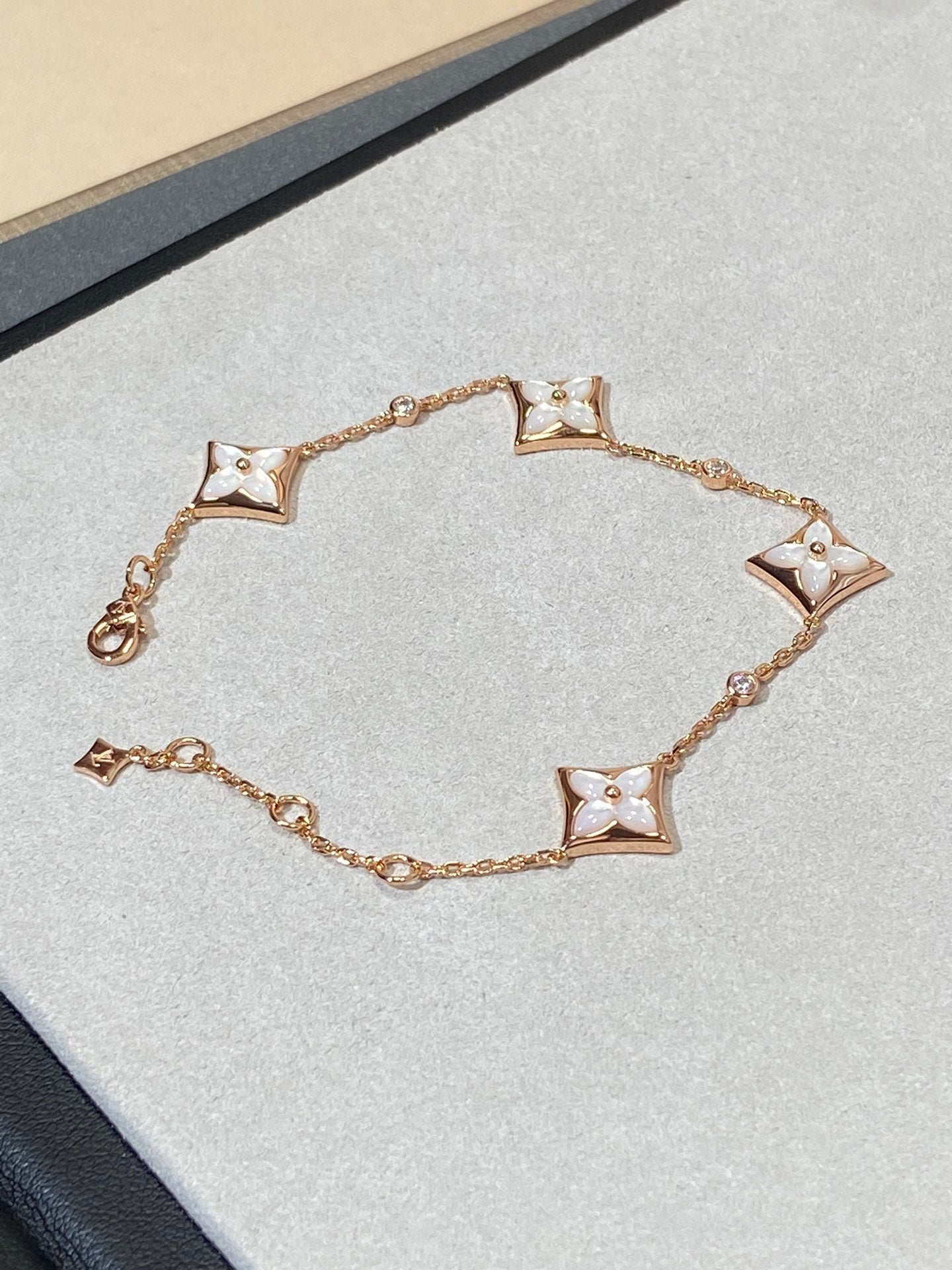 [Love Lucky]STAR 4 MOTIF MOP DIAMOND PINK GOLD BRACELET