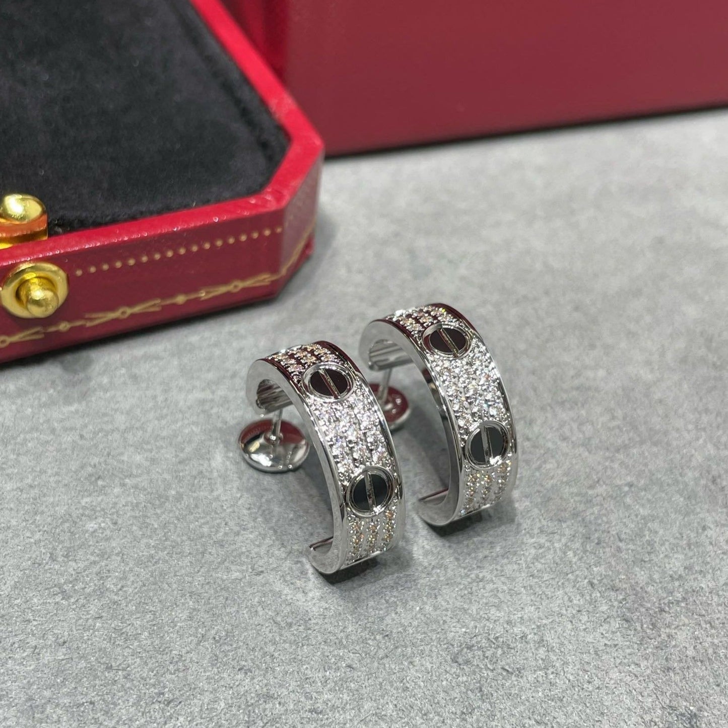 [Love Lucky]LOVE CERAMIC DIAMOND PAVED SILVER EARRINGS