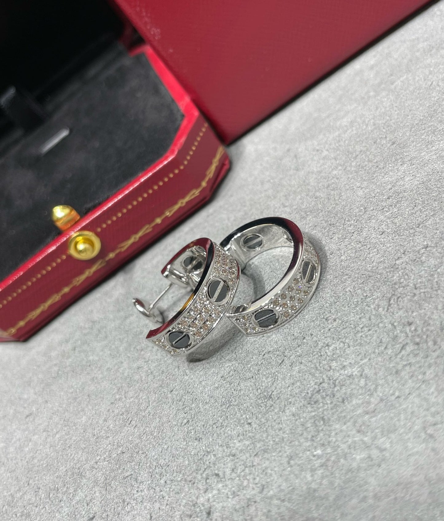 [Love Lucky]LOVE CERAMIC DIAMOND PAVED SILVER EARRINGS