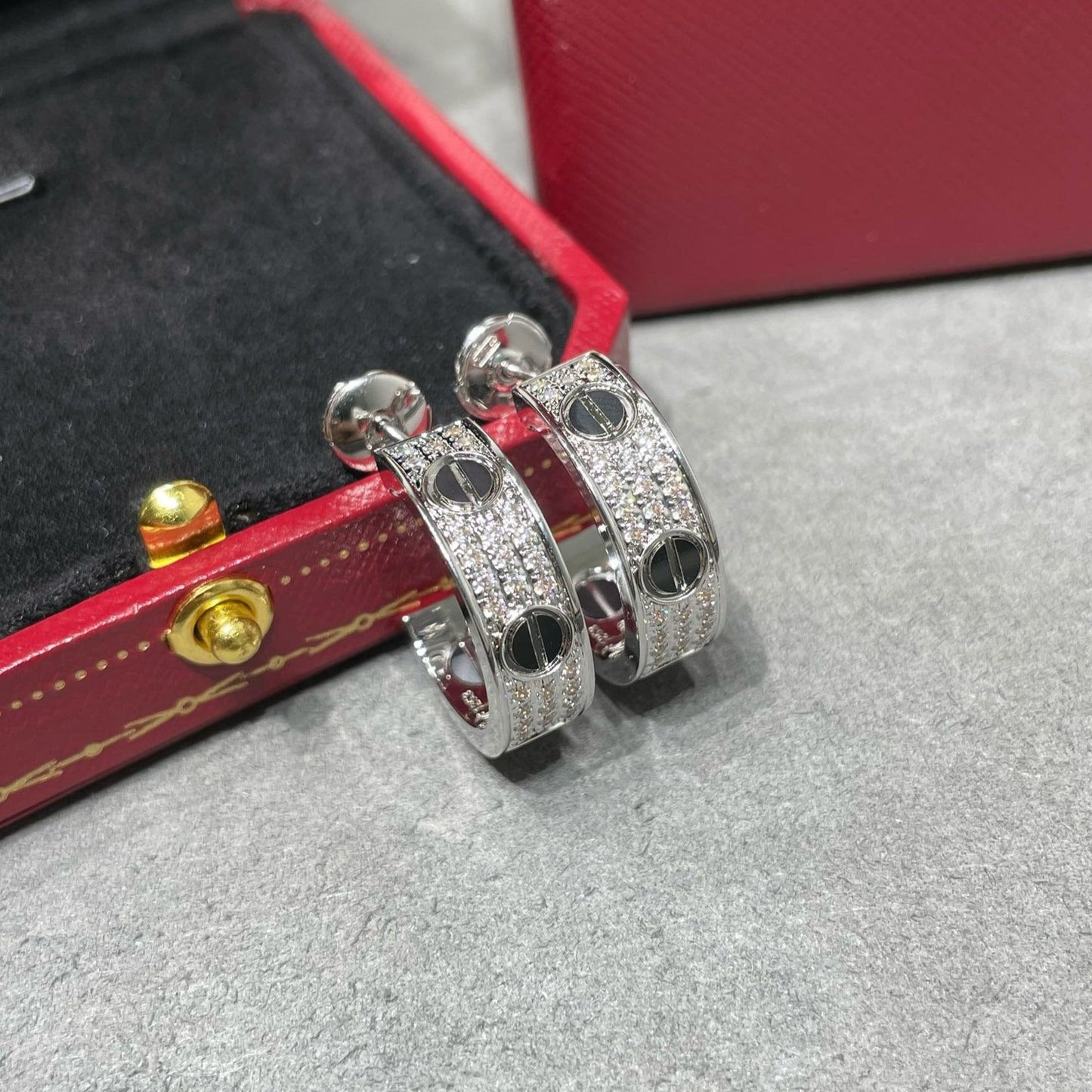 [Love Lucky]LOVE CERAMIC DIAMOND PAVED SILVER EARRINGS