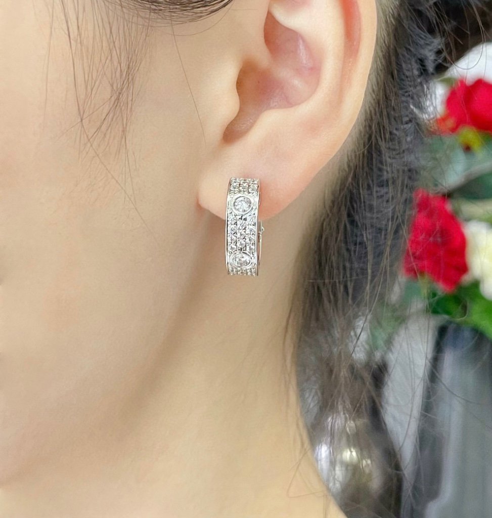 [Love Lucky]LOVE 5.5MM DIAMOND PAVED EARRINGS