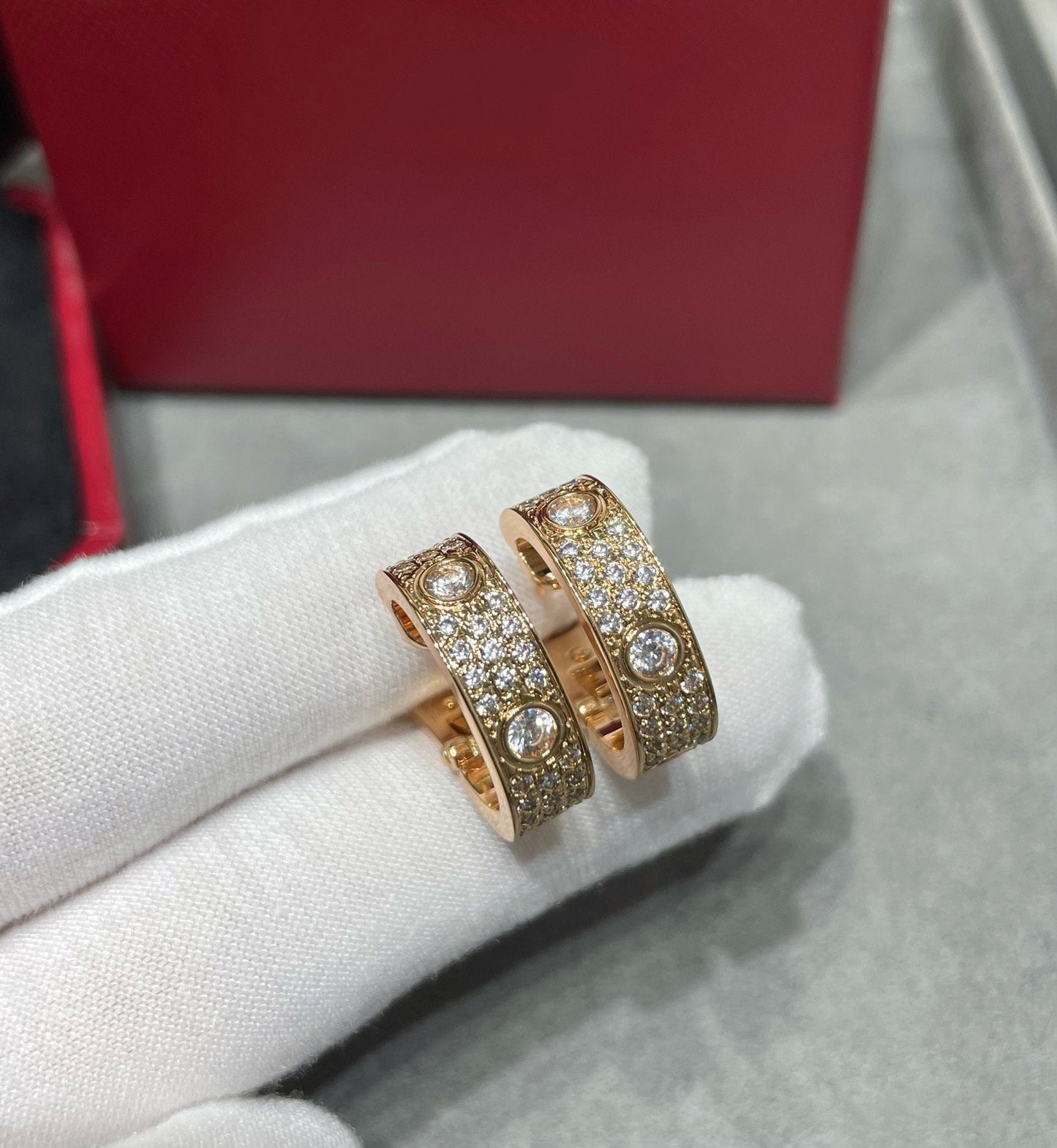 [Love Lucky]LOVE 5.5MM DIAMOND PAVED EARRINGS
