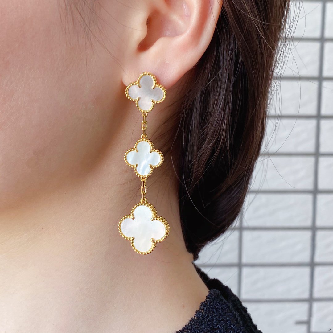 [Love Lucky]CLOVER MOP 3 MOTIFS GOLD EARRINGS