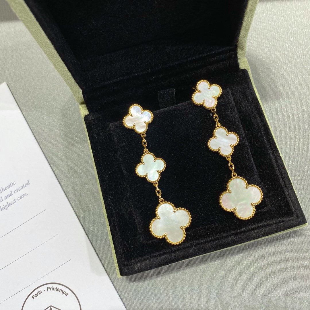 [Love Lucky]CLOVER MOP 3 MOTIFS GOLD EARRINGS