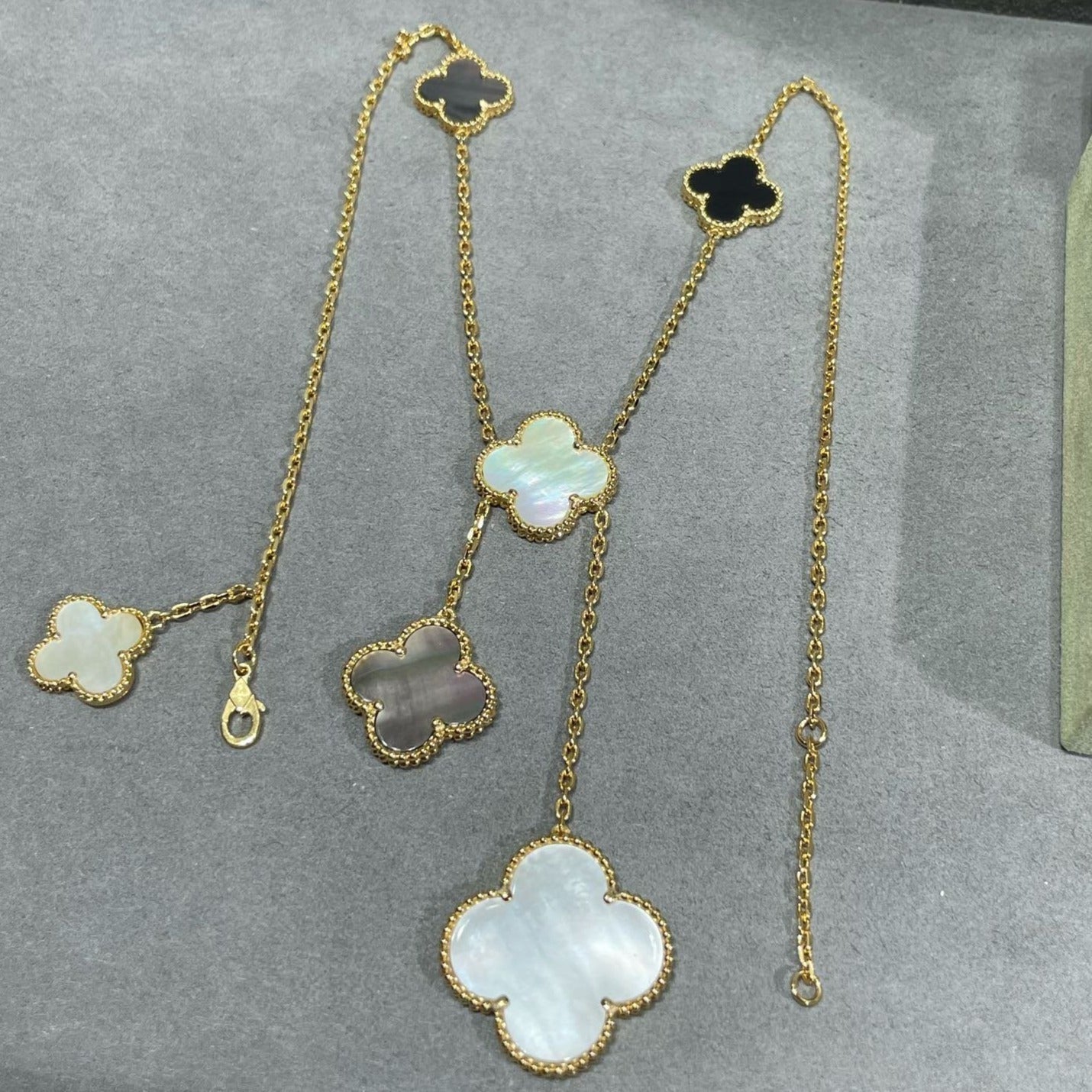 [Love Lucky]CLOVER 6 MOTIF MOP ONYX GOLD NECKLACE