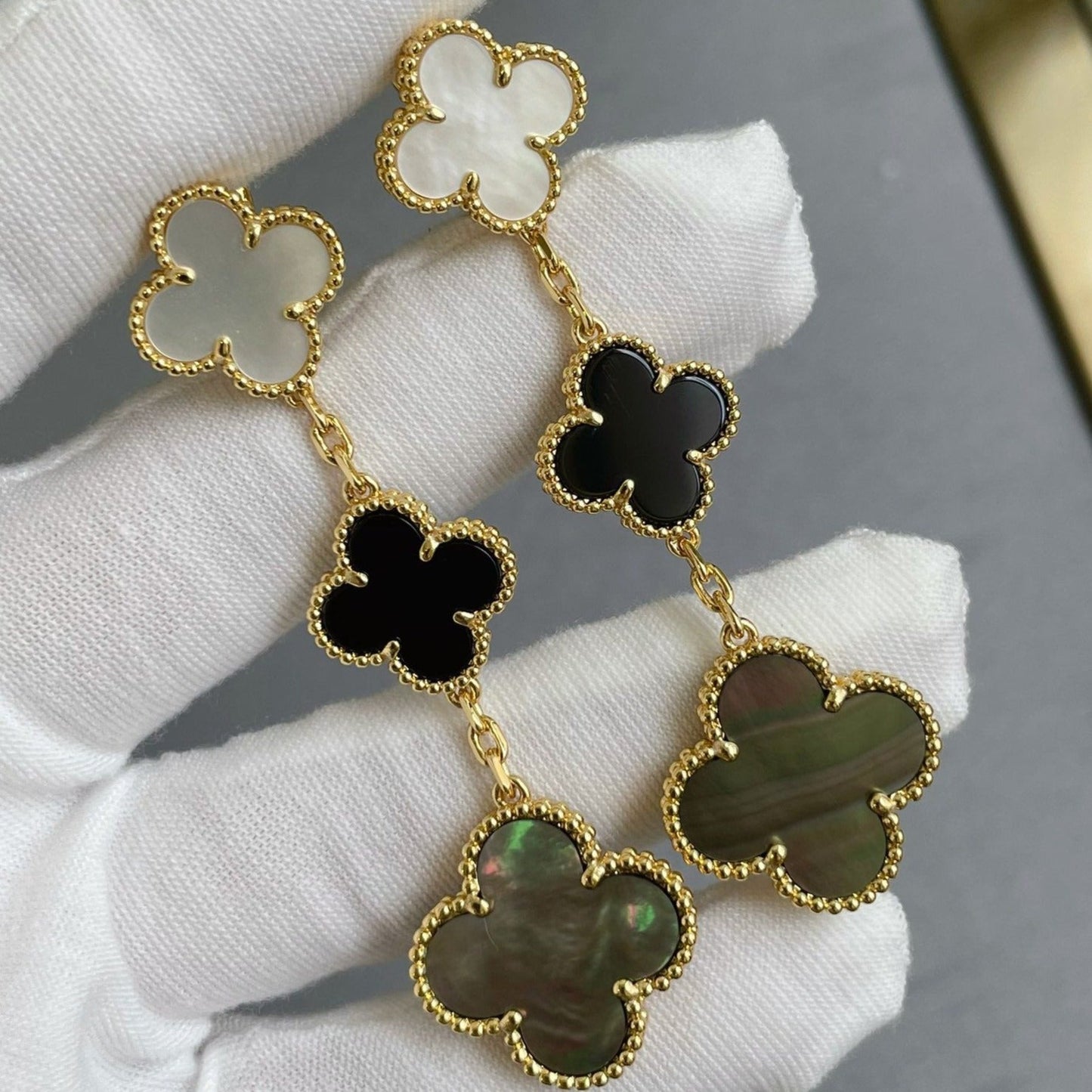 [Love Lucky]CLOVER 3 MOTIF MOP ONYX DARK MOP PINK GOLD EARRINGS