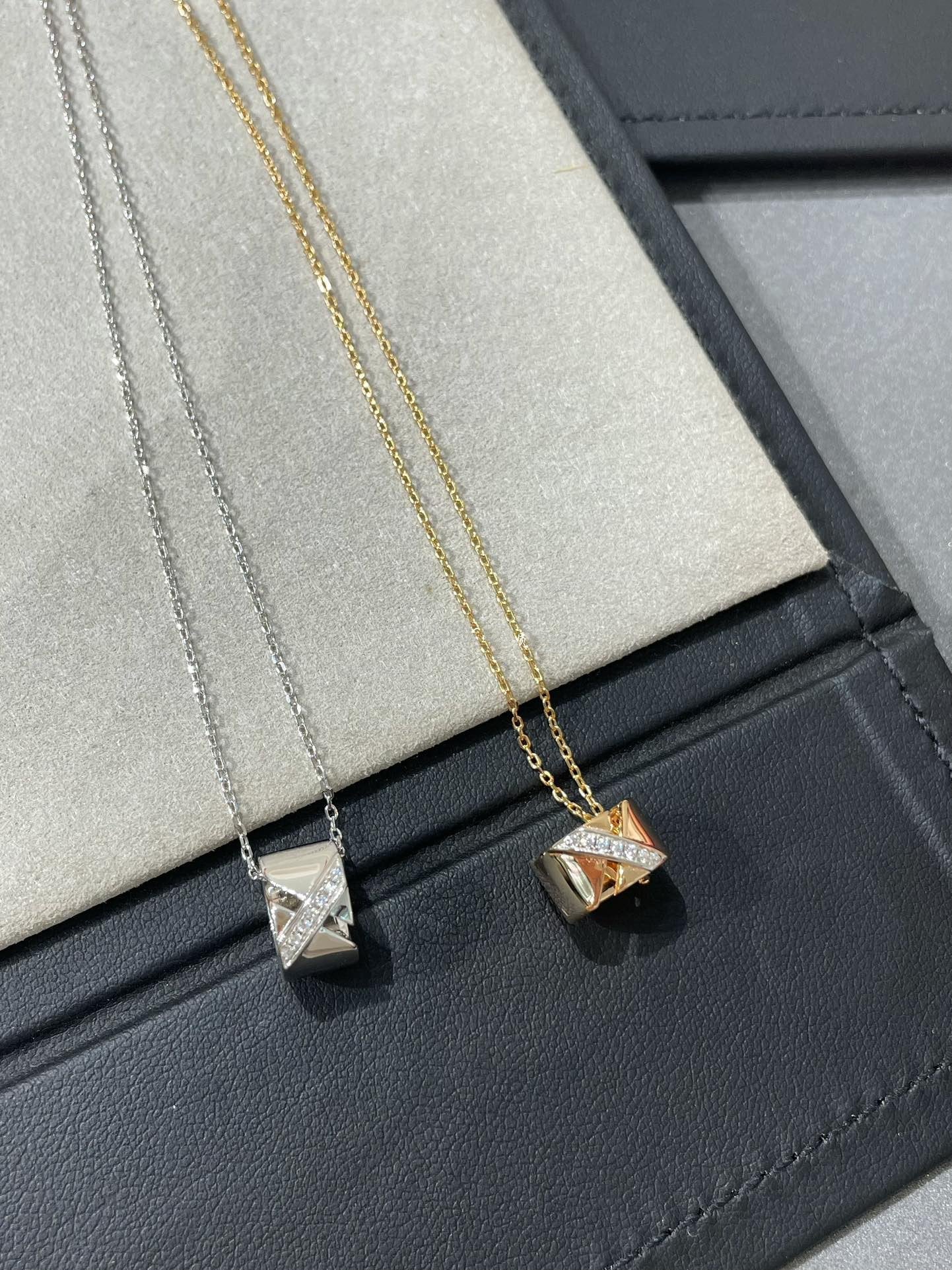 [Love Lucky]LIENS EVIDENCE DIAMOND NECKLACE