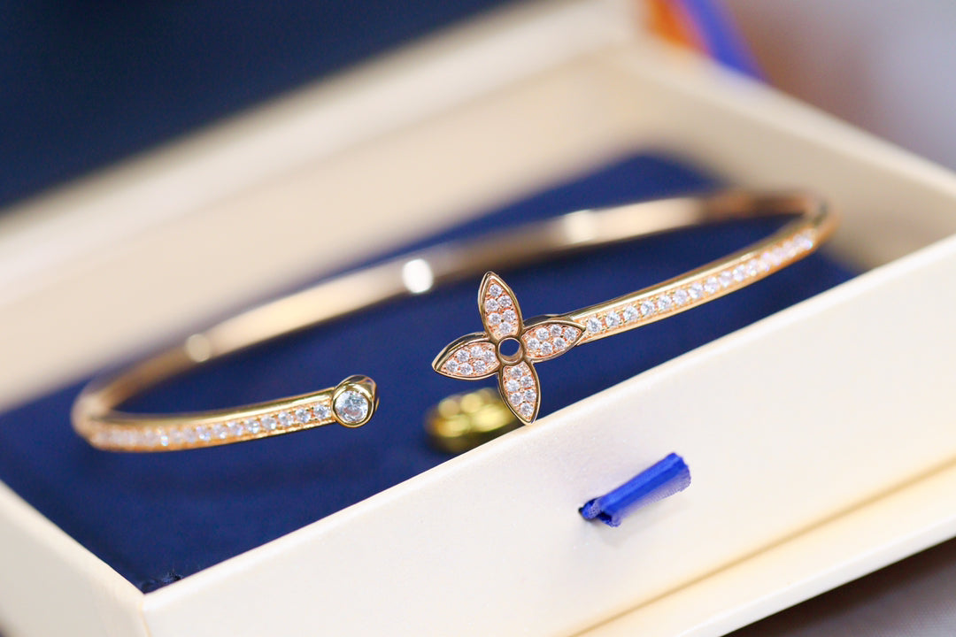 [Love Lucky]IDYLLE PINK GOLD OPEN BRACELET DIAMOND PAVED