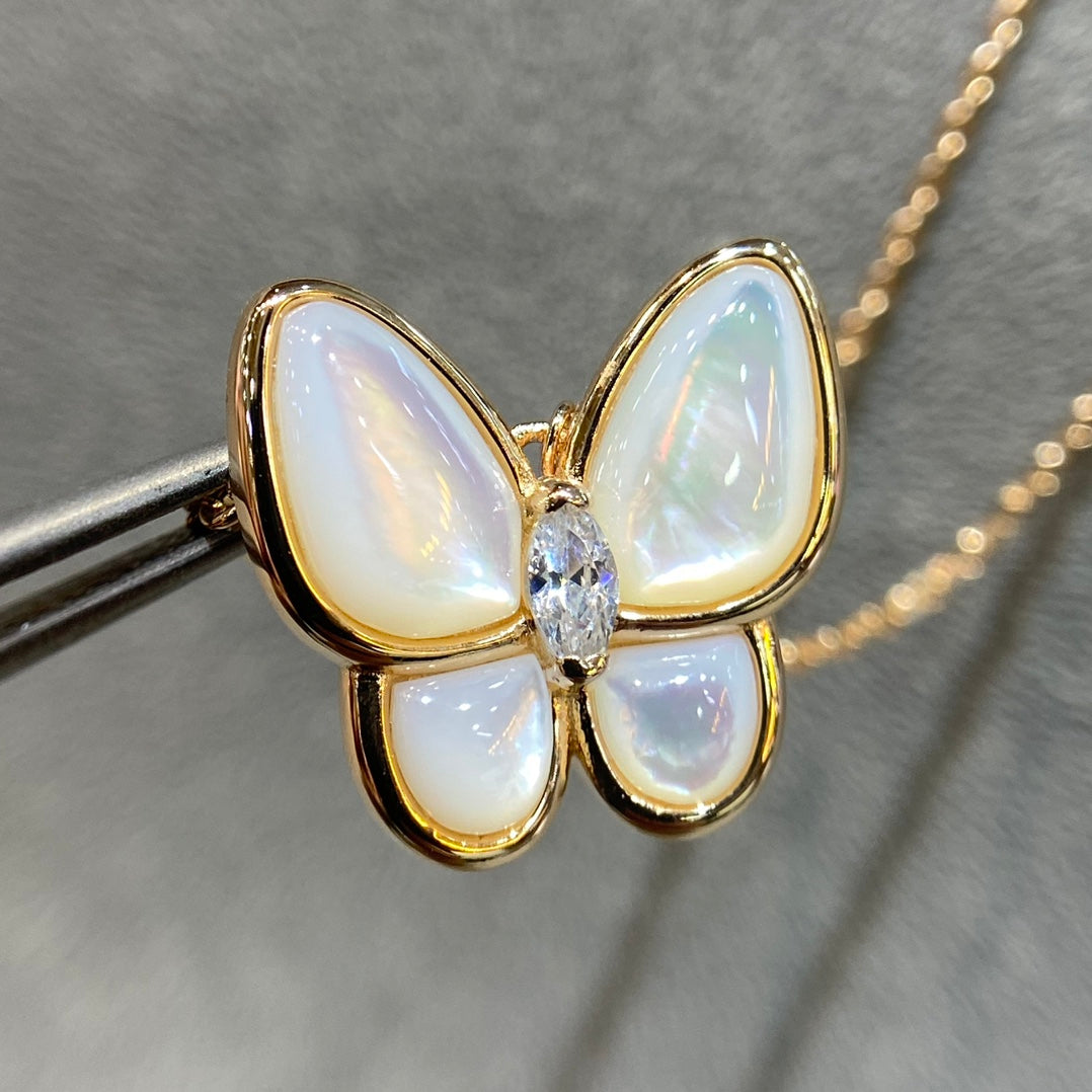 [Love Lucky]BUTTERFLY MOP DIAMOND NECKLACE