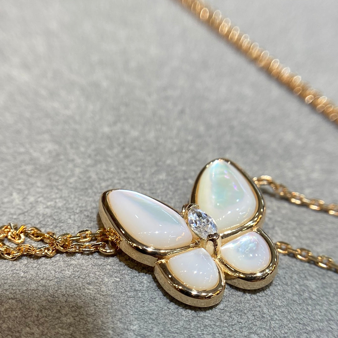 [Love Lucky]BUTTERFLY MOP DIAMOND NECKLACE