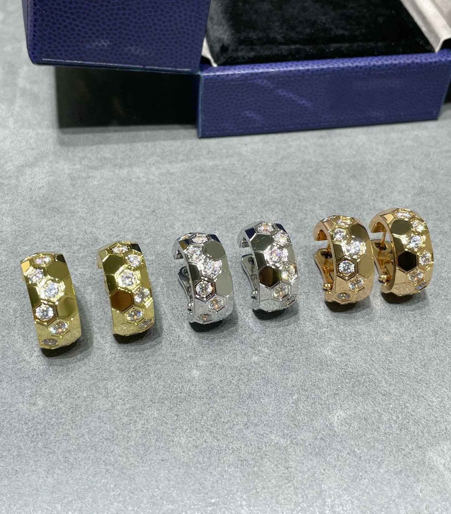 [Love Lucky]BEE LOVE DIAMOND HOOP EARRINGS