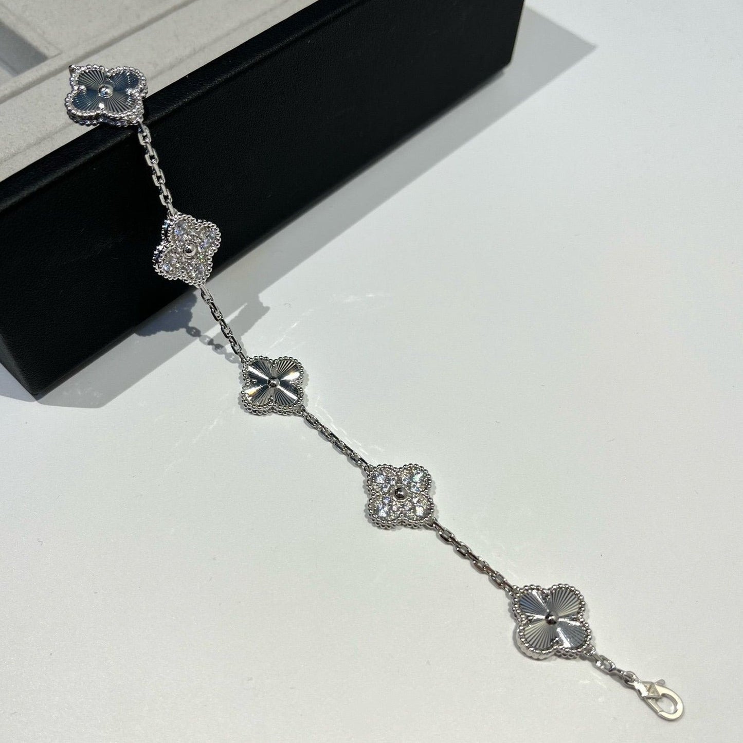[Love Lucky]CLOVER 5 MOTIF SILVER DIAMOND BRACELET