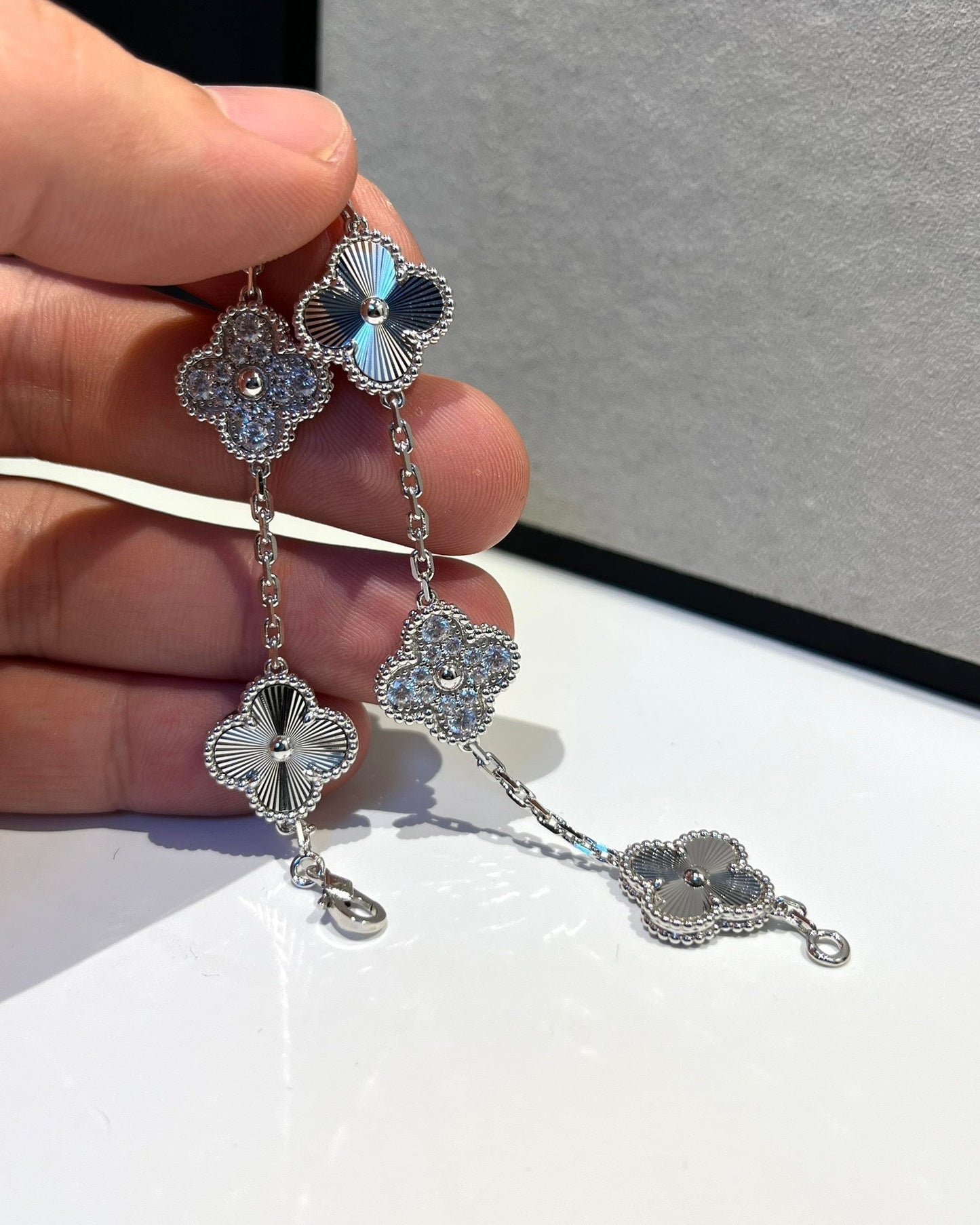 [Love Lucky]CLOVER 5 MOTIF SILVER DIAMOND BRACELET