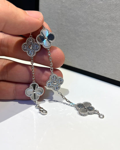 [Love Lucky]CLOVER 5 MOTIF SILVER DIAMOND BRACELET