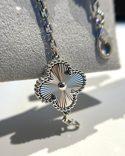 [Love Lucky]CLOVER 5 MOTIF SILVER DIAMOND BRACELET