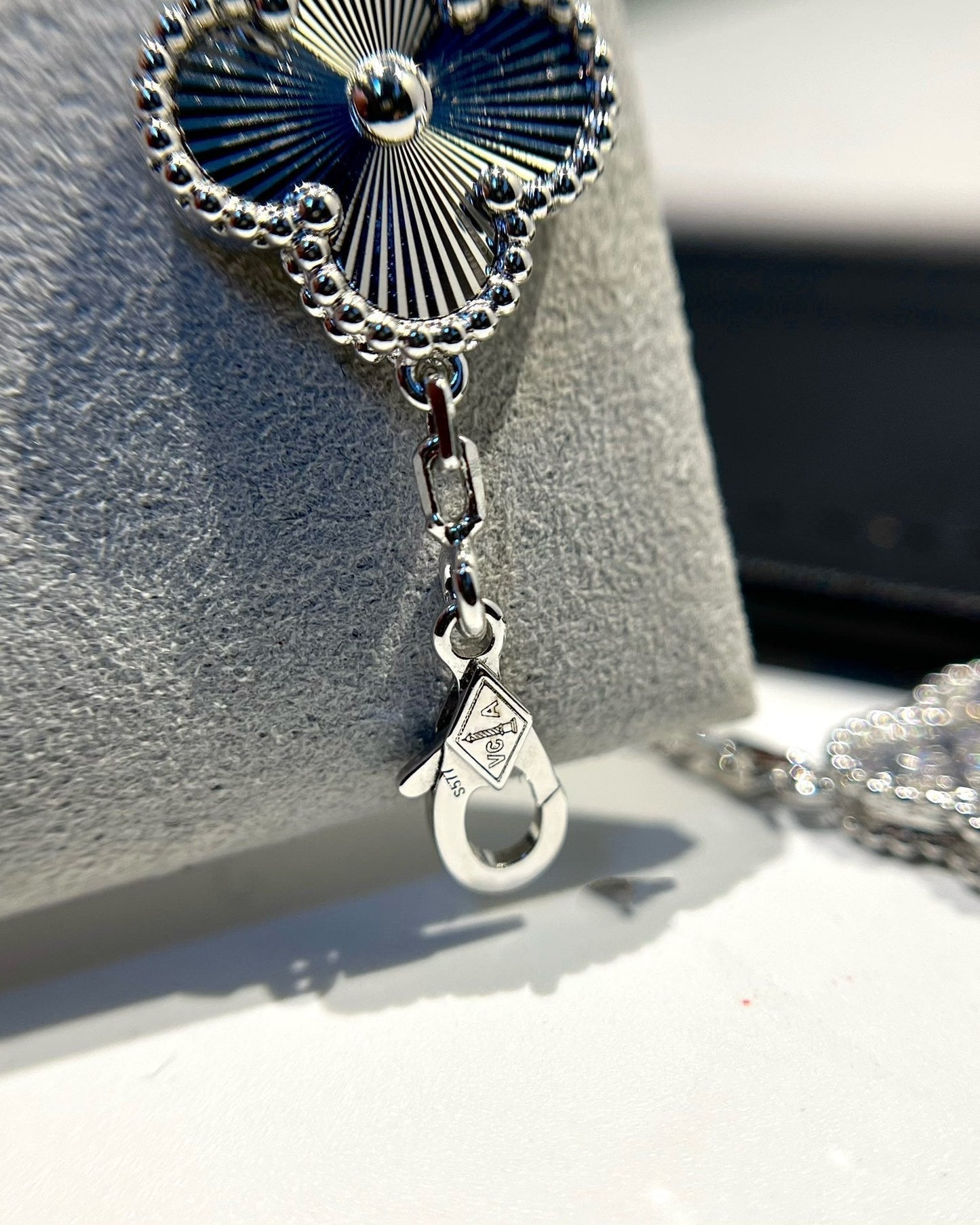 [Love Lucky]CLOVER 5 MOTIF SILVER DIAMOND BRACELET