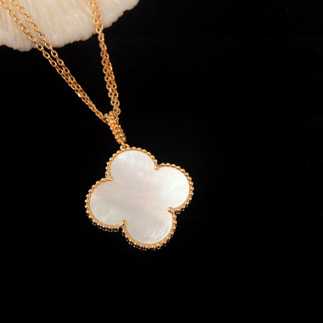 [Love Lucky]CLOVER 25MM MOP LARGE PENDANT NECKLACE
