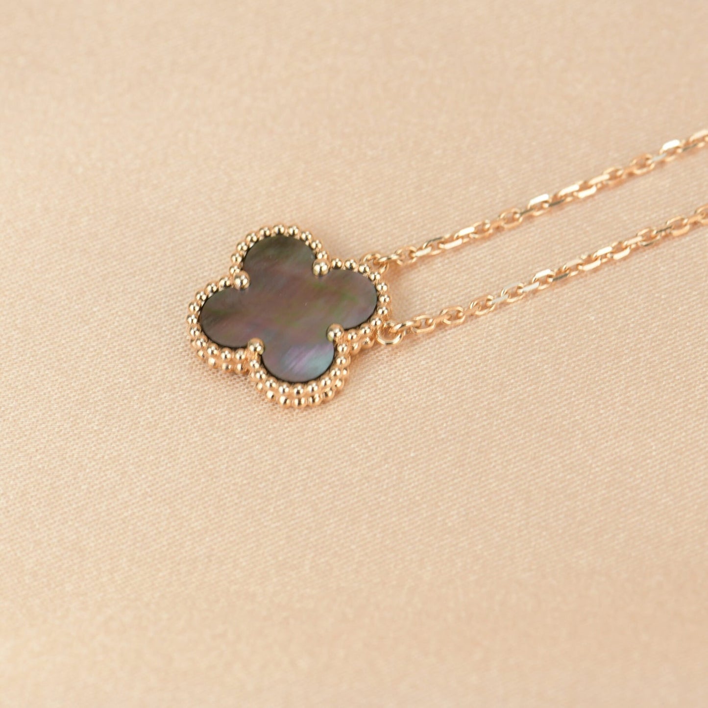 [Love Lucky]CLOVER 15MM  GRAY MOTHER OF PEARL NECKLACE
