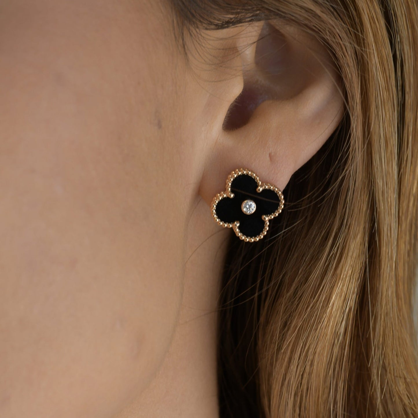 [Love Lucky]CLOVER MEDIUM 1 MOTIFS ONYX DIAMOND EARRINGS
