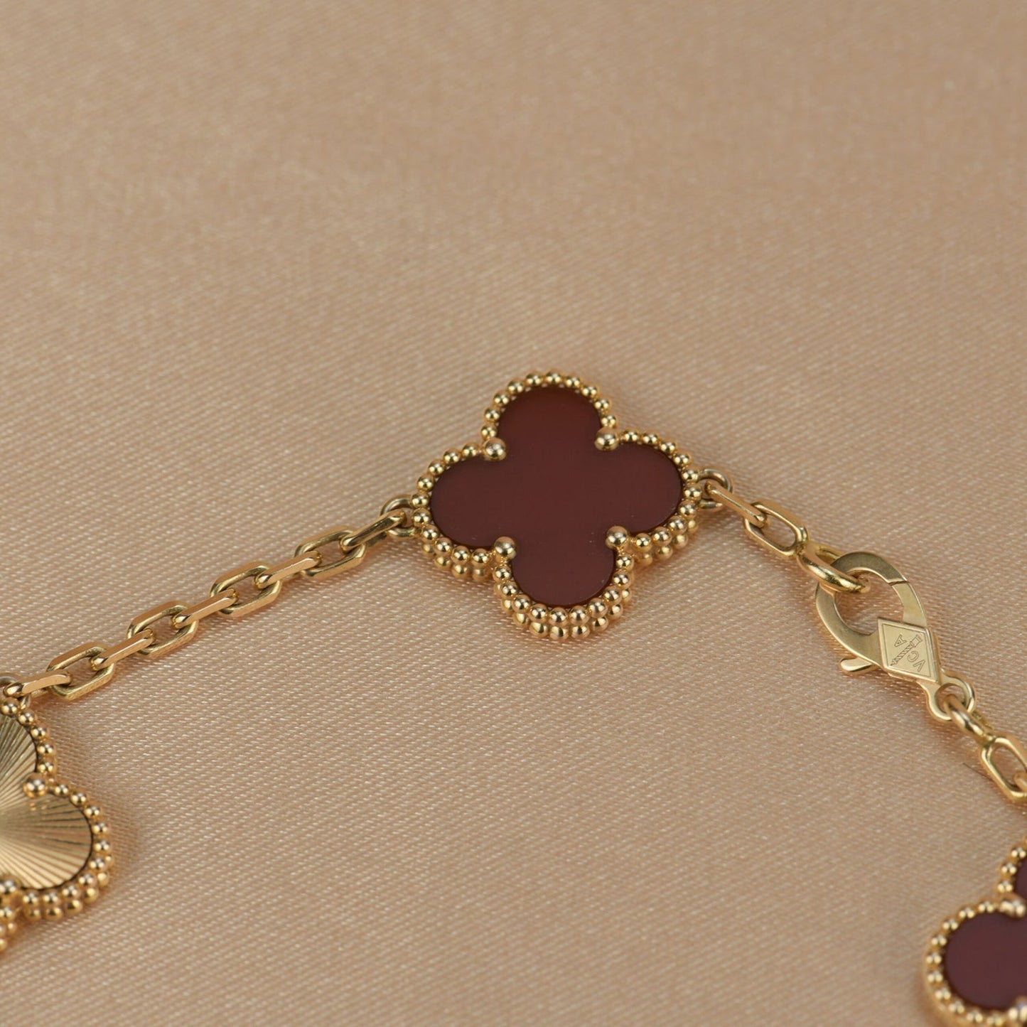 [Love Lucky]CLOVER  5 MOTIFS CARNELIAN GOLD BRACELET