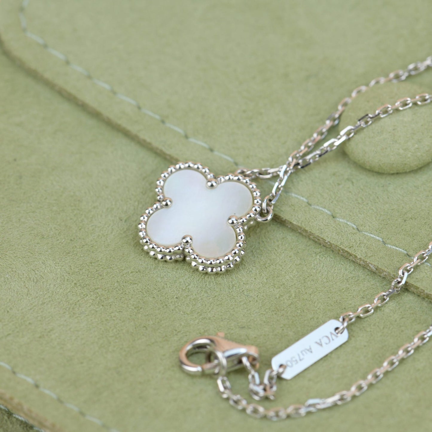 [Love Lucky]CLOVER  15MM WHITE MOTHER-OF-PEARL SILVER