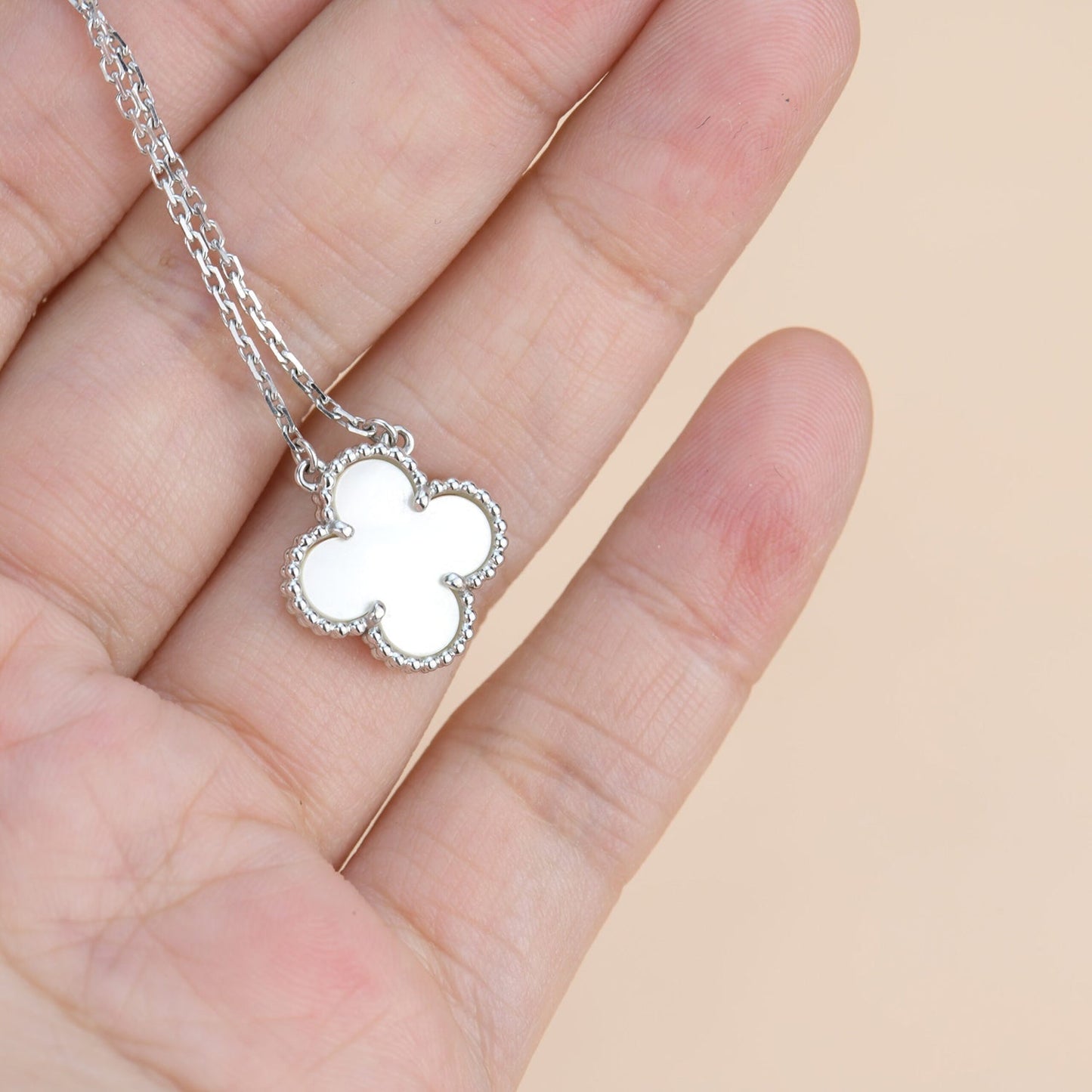 [Love Lucky]CLOVER  15MM WHITE MOTHER-OF-PEARL SILVER