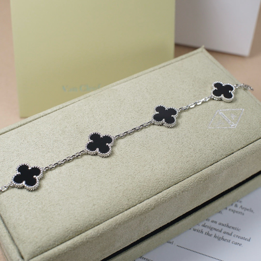 [Love Lucky]CLOVER 5 MOTIF ONYXS  BRACELET SILVER