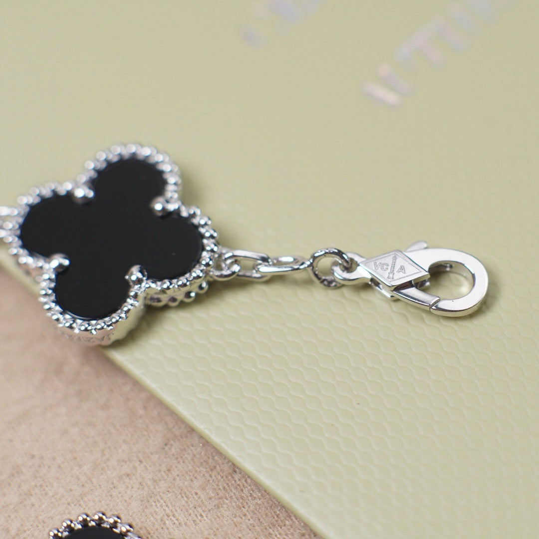 [Love Lucky]CLOVER 5 MOTIF ONYXS  BRACELET SILVER