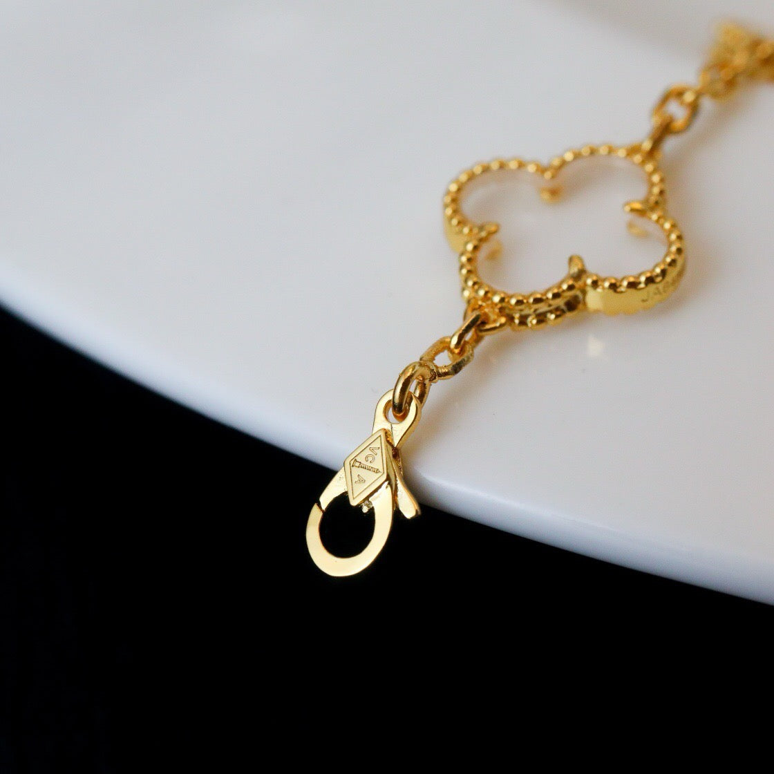 [Love Lucky]CLOVER 5 MOTIF ROCK CRYSTAL PINK GOLD BRACELET