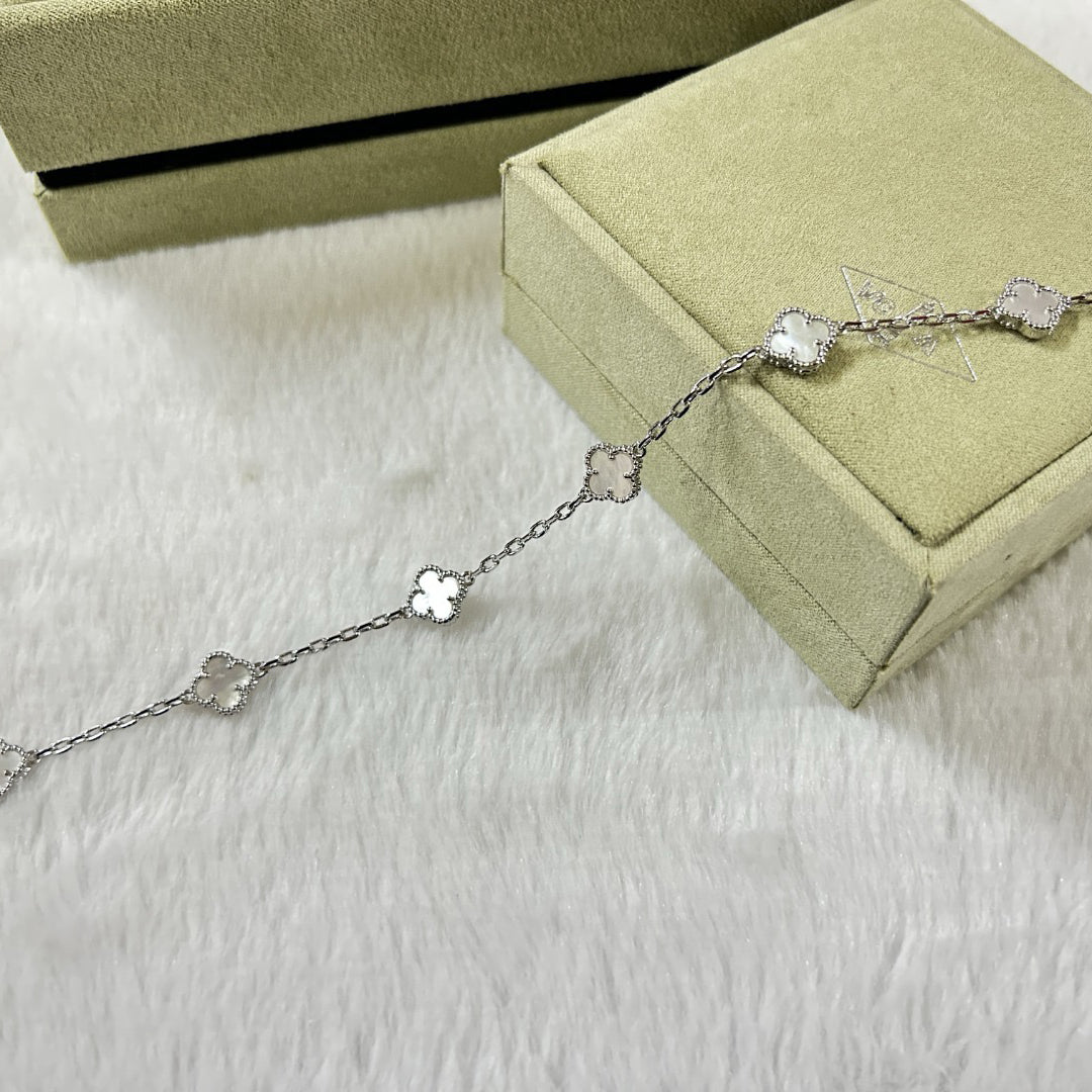 [Love Lucky]CLOVER 6 MOTIF WHITE MOP BRACELET